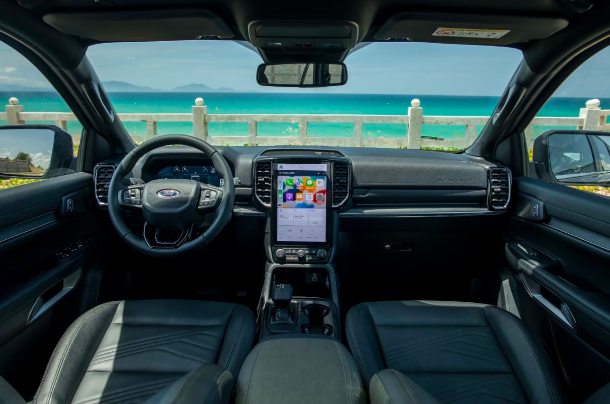 Ford-Everest-noi-that