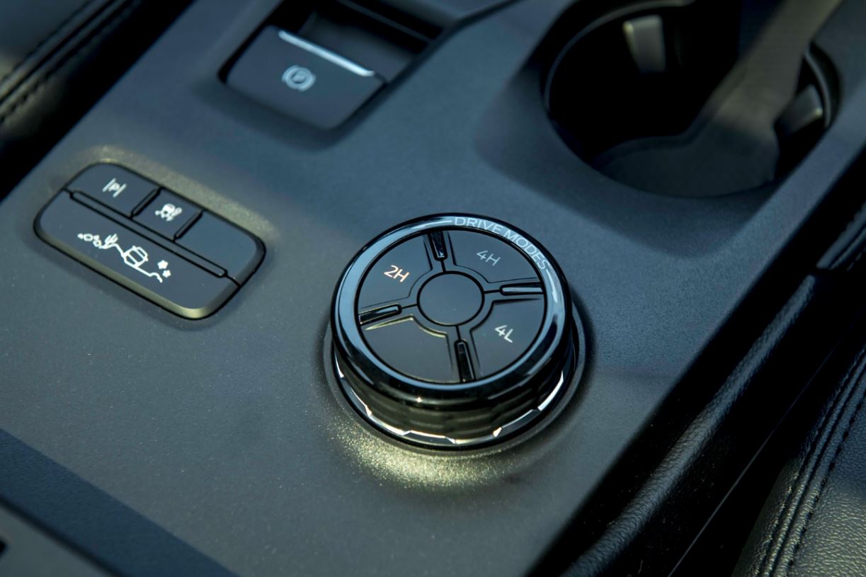 Ford-Everest-van-hanh