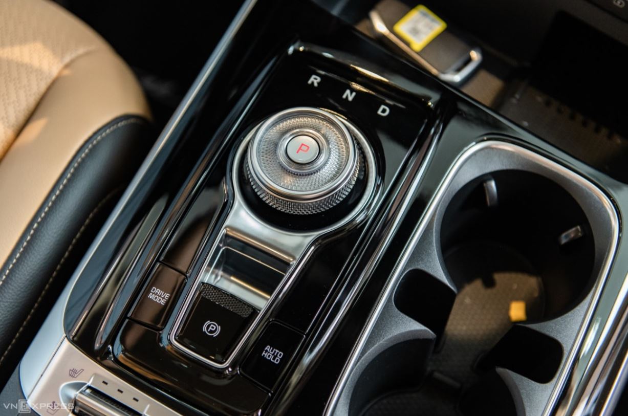 Kia-Carnival-van-hanh