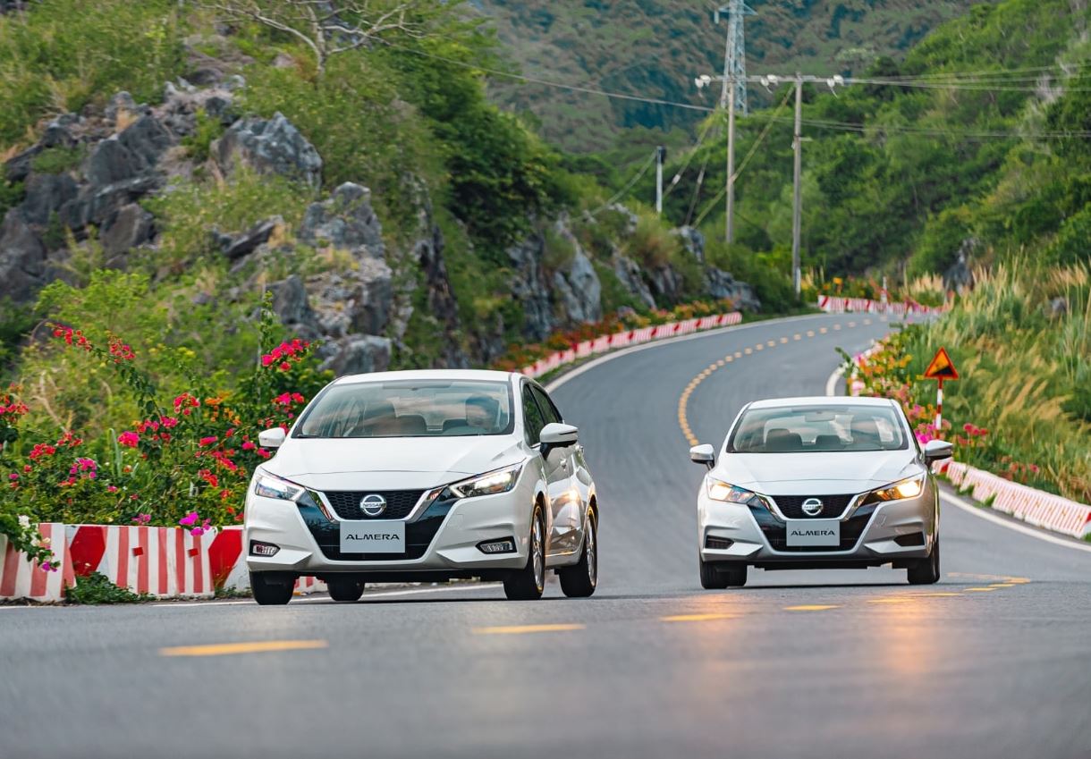 Nissan-Almera-van-hanh