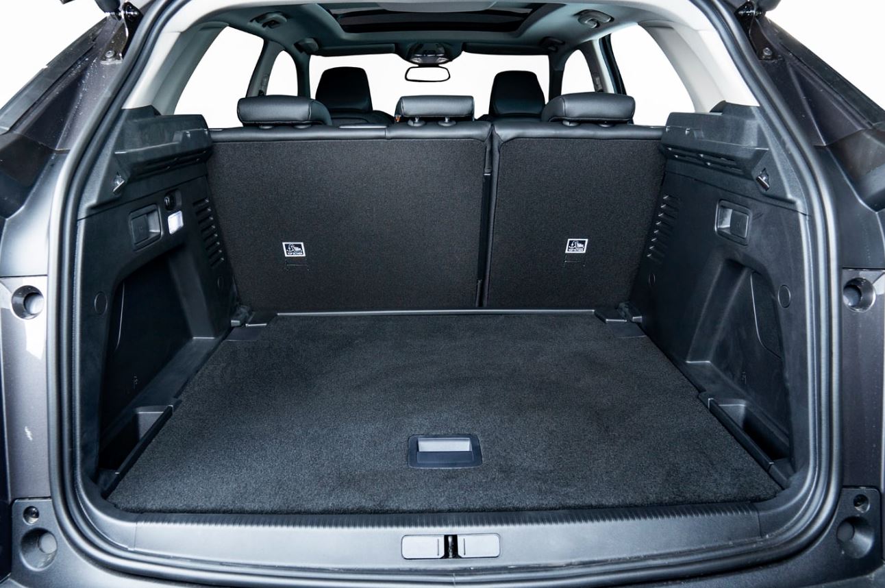 Peugeot-3008-khong-gian