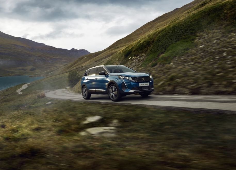 Peugeot-5008-van-hanh