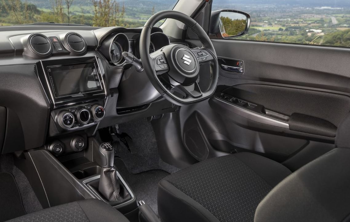 Suzuki-Swift-noi-that