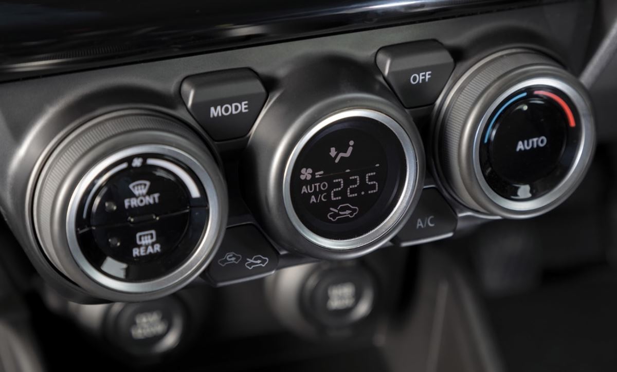 Suzuki-Swift-van-hanh