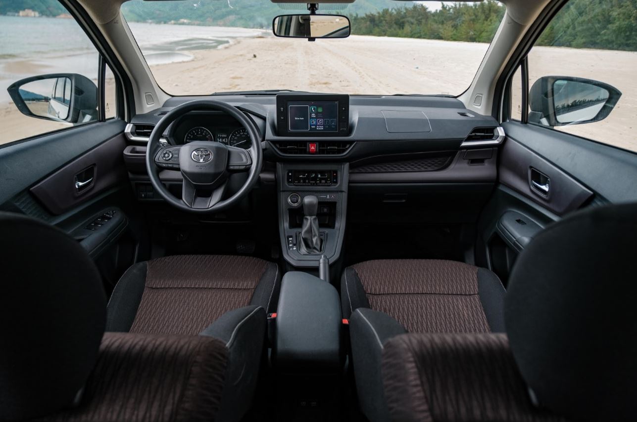 Toyota-Avanza-Premio-noi-that