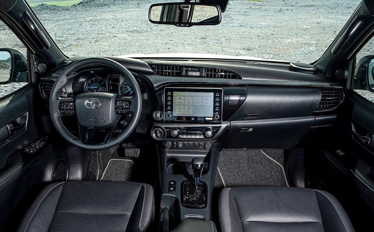 Toyota-Hilux-noi-that