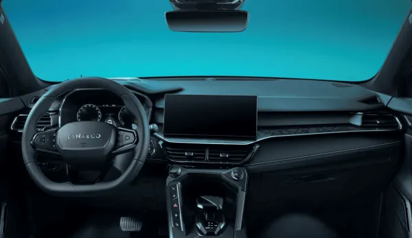 Lynk & Co 06