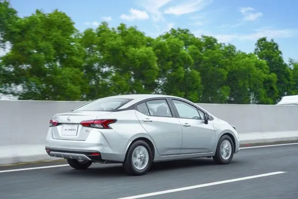 Nissan Almera
