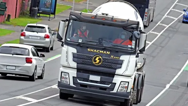 Xe trộn bê tông Shacman